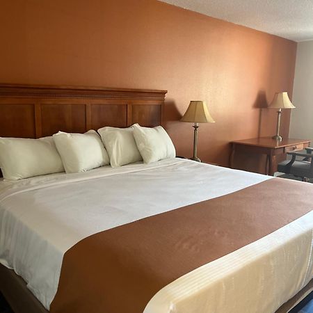 Regency Inn & Suites Anoka Εξωτερικό φωτογραφία