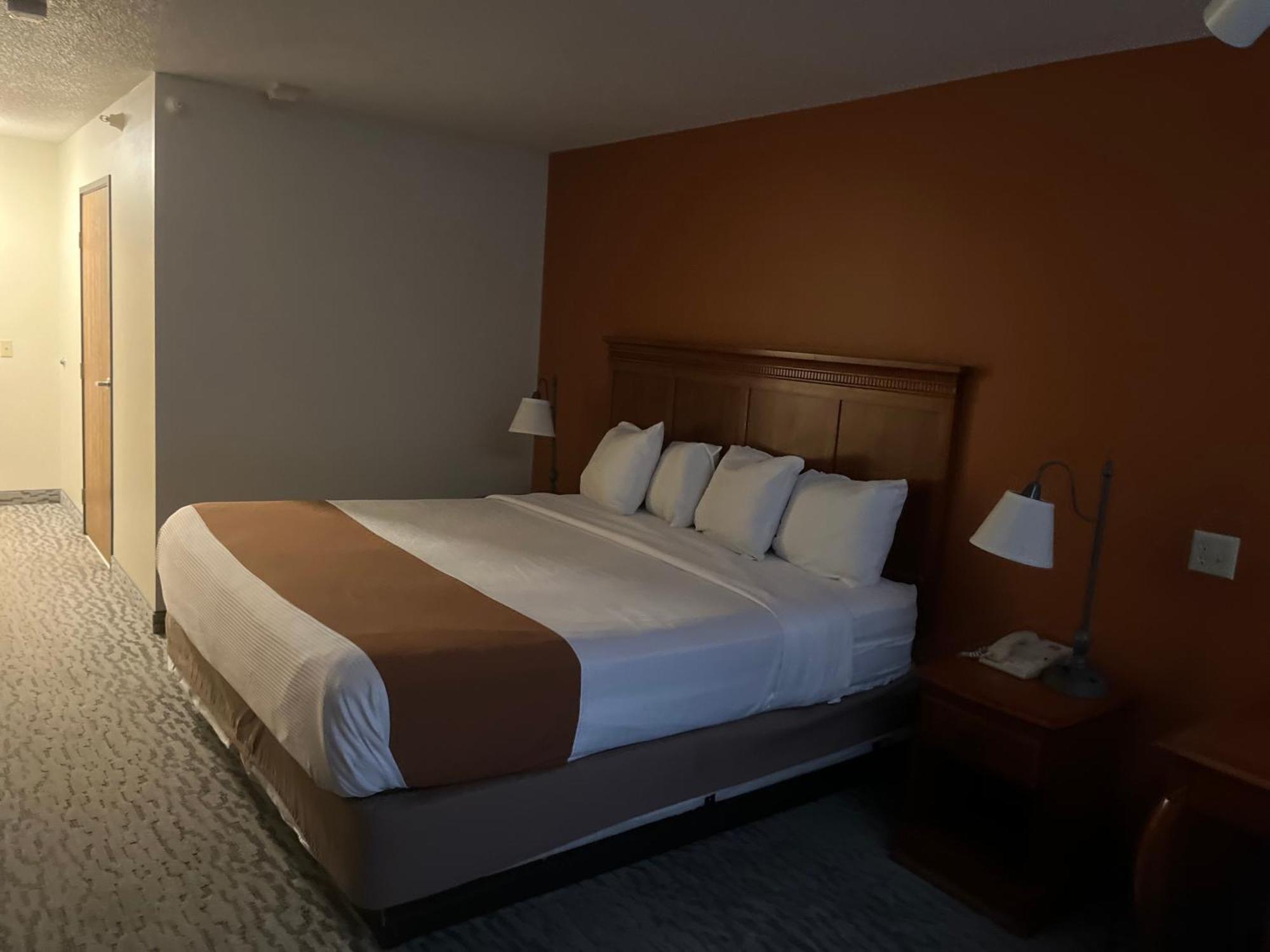 Regency Inn & Suites Anoka Εξωτερικό φωτογραφία