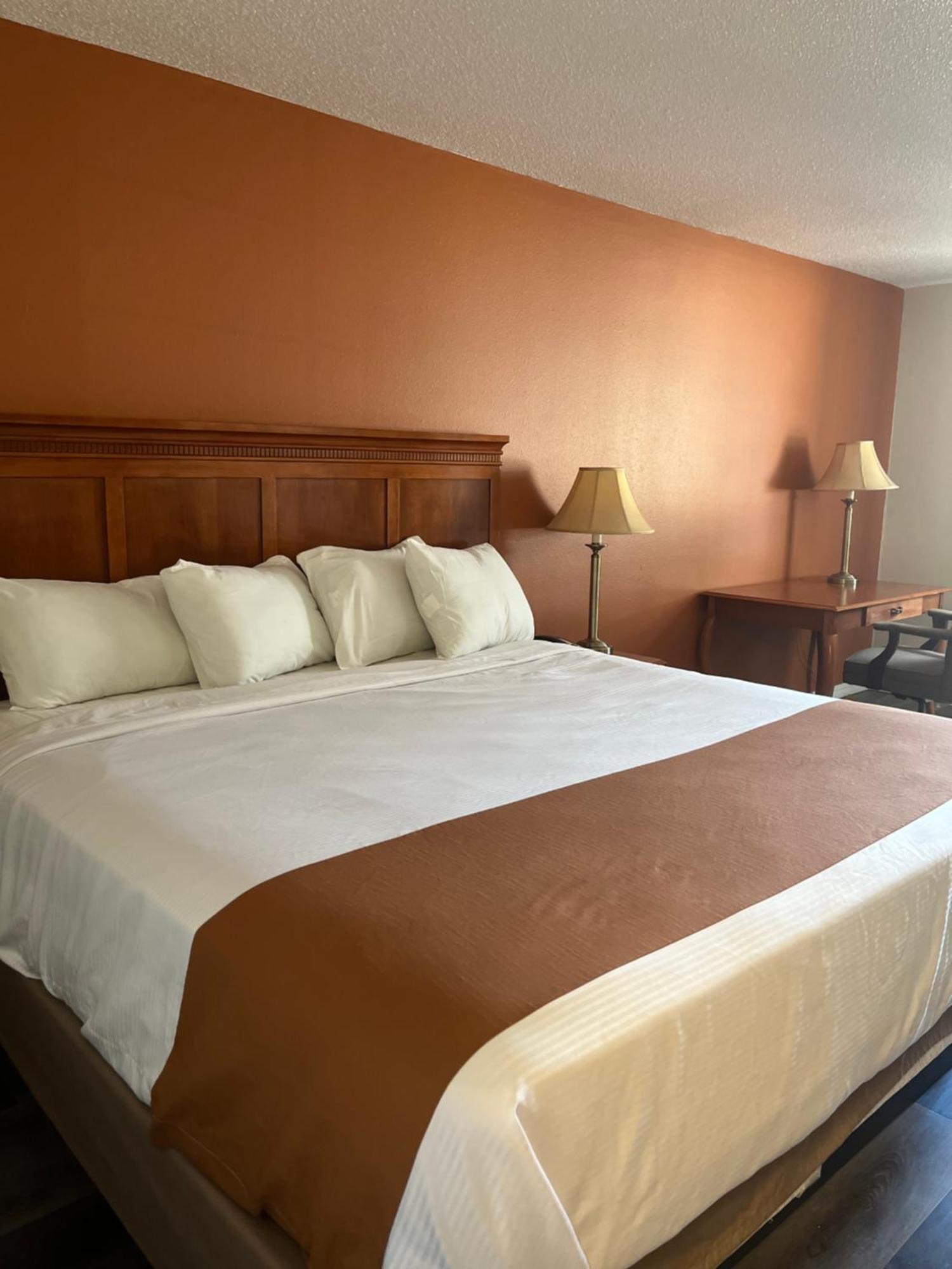 Regency Inn & Suites Anoka Εξωτερικό φωτογραφία