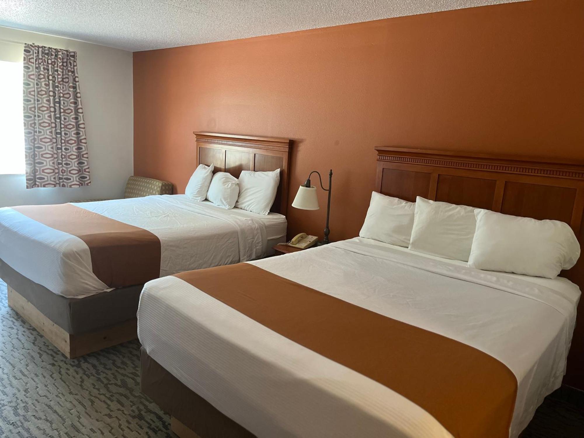 Regency Inn & Suites Anoka Εξωτερικό φωτογραφία