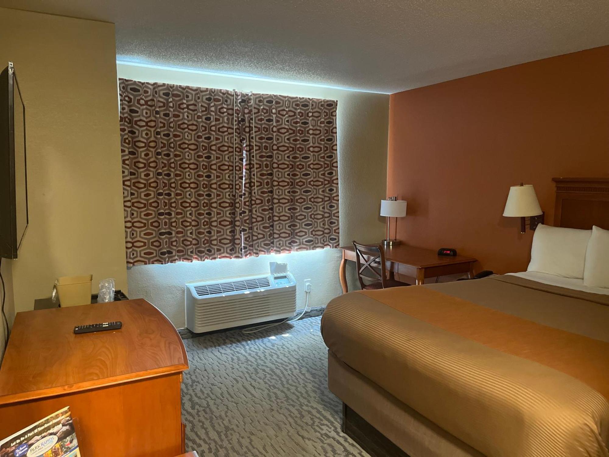 Regency Inn & Suites Anoka Εξωτερικό φωτογραφία