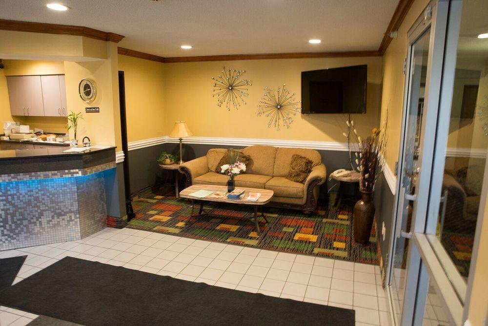 Regency Inn & Suites Anoka Εξωτερικό φωτογραφία